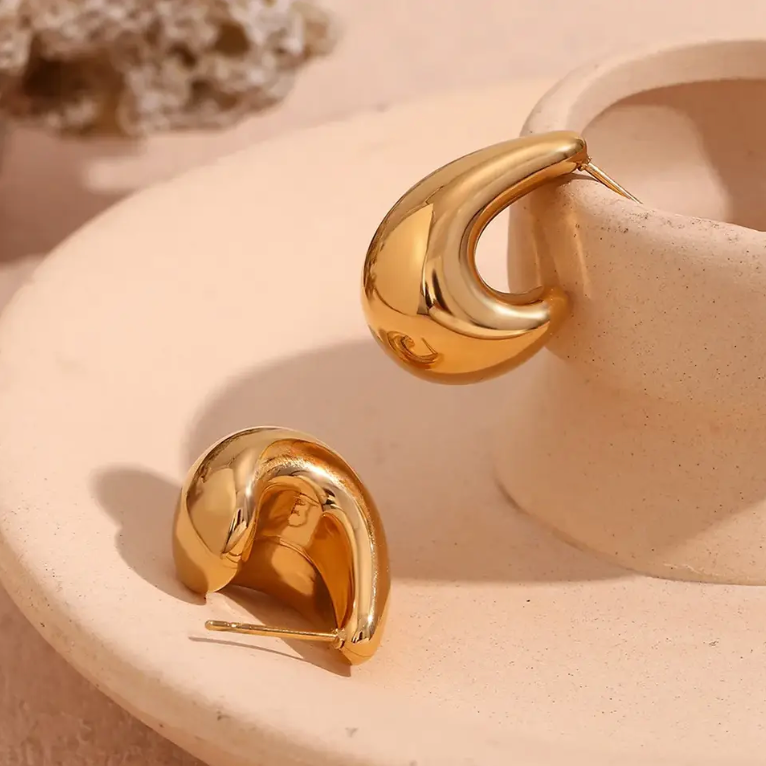 Teardrop earring